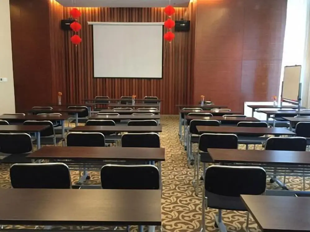 Ухань: Metropolo, Wuhan, Wanda Plaza-Wuhan Sports Center