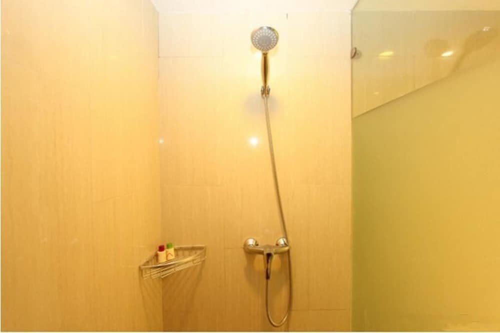 Ухань: Metropolo, Wuhan, Wanda Plaza-Wuhan Sports Center