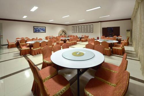 Цзинхун: Yunjingyuan Holiday Hotel