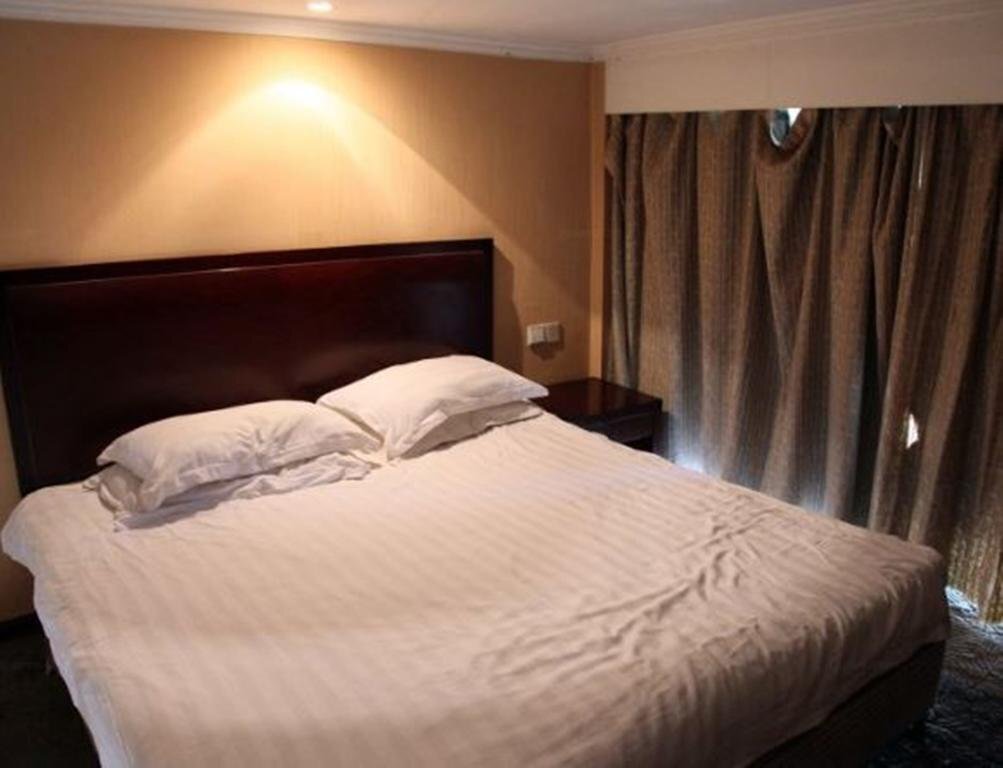 Иу: Yiwu Ruixin Business Inn