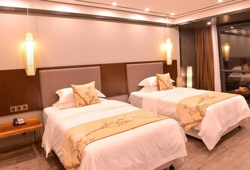 Яншо: Yangshuo Yuyuan Resort （Shili Gallery &Yulong River）