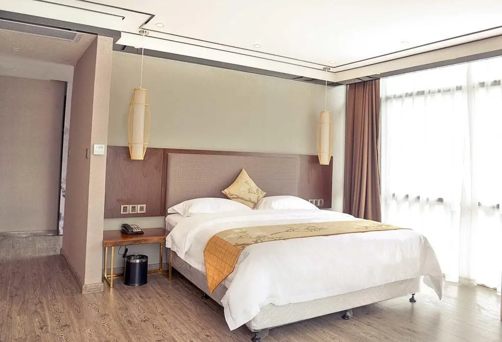 Яншо: Yangshuo Yuyuan Resort （Shili Gallery &Yulong River）