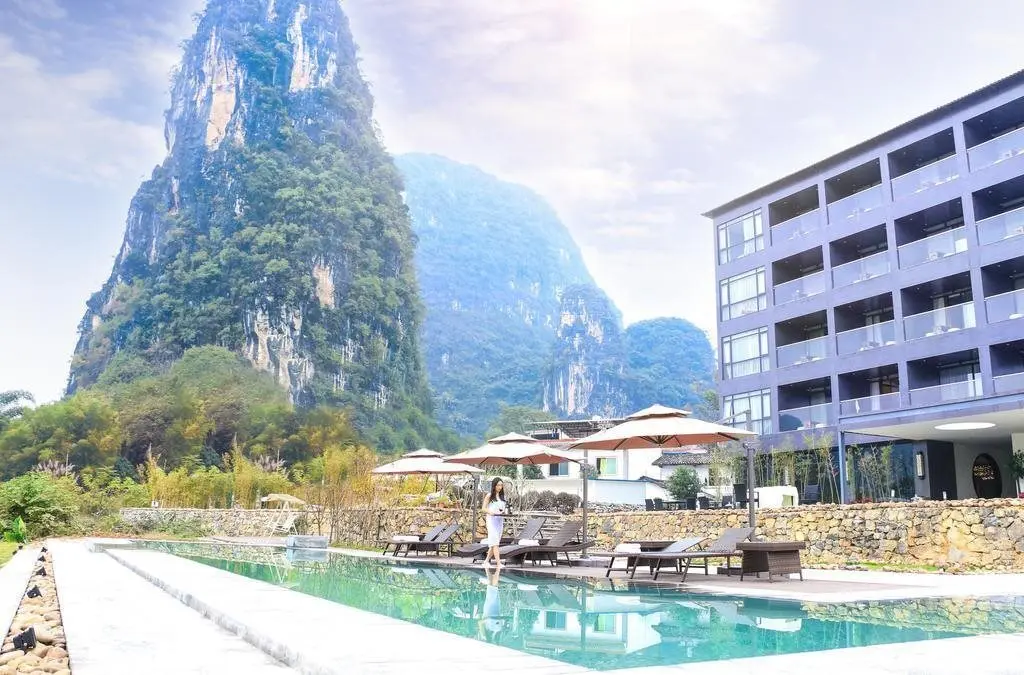 Яншо: Yangshuo Yuyuan Resort （Shili Gallery &Yulong River）