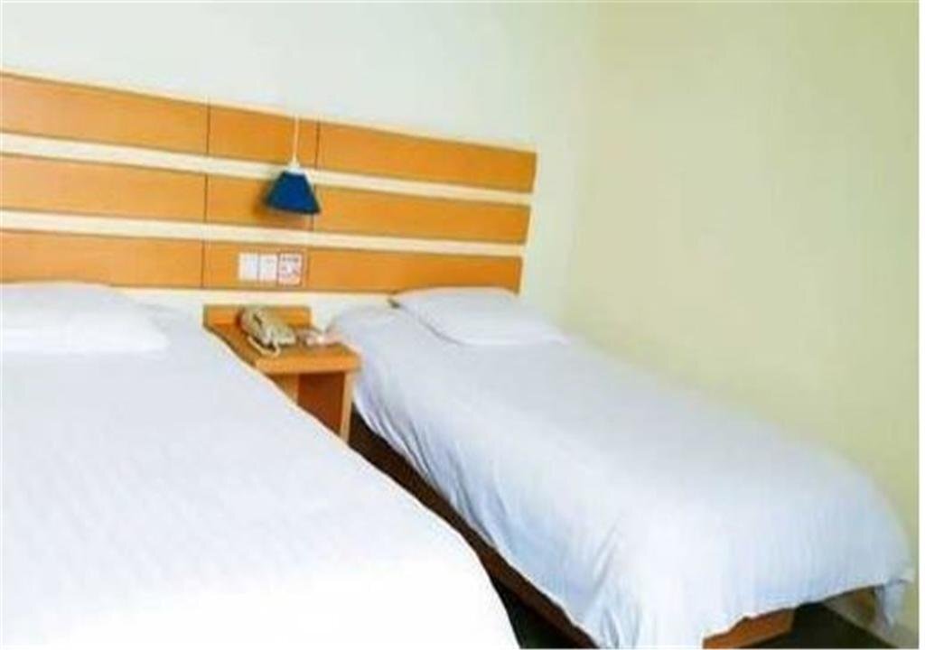 Чунцин: Home Inn Chongqing Wanzhou Gaosuntang Shixian Road Branch