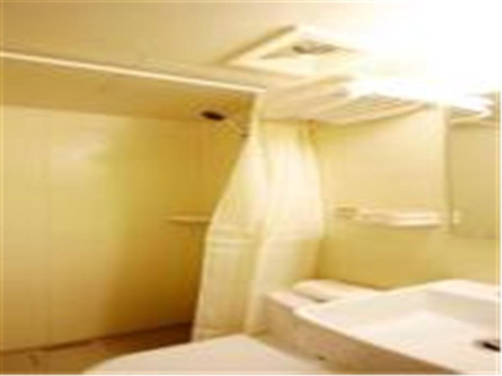 Цзинань: Home Inn Jinan Jingshi Weiqi Road Hexie Square