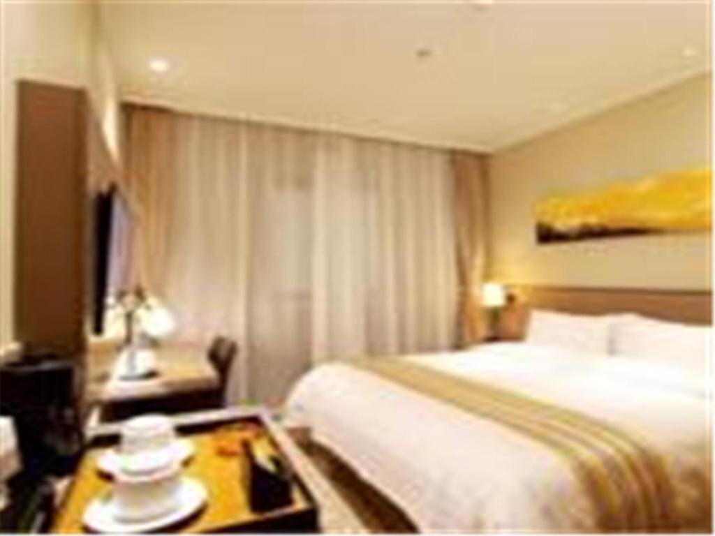 Цзинань: Home Inn (Jinan Railway Station Subway Station Mingquan Plaza store)