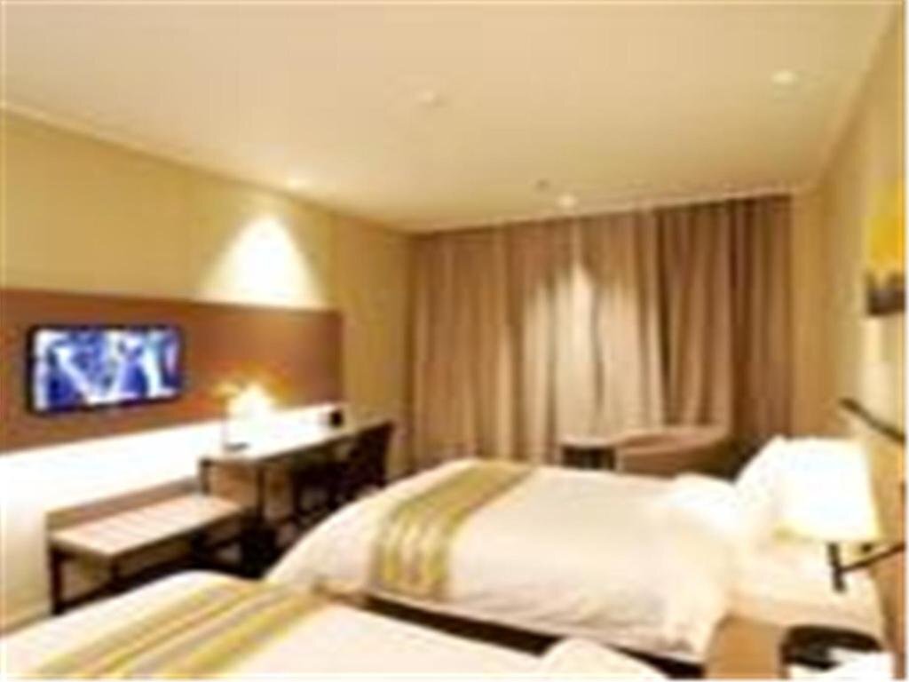 Цзинань: Home Inn (Jinan Railway Station Subway Station Mingquan Plaza store)