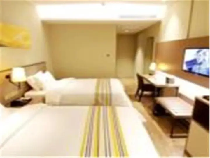 Цзинань: Home Inn (Jinan Railway Station Subway Station Mingquan Plaza store)