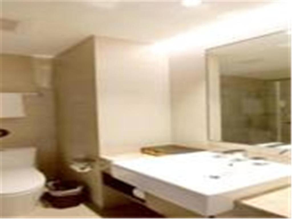 Цзинань: Home Inn (Jinan Railway Station Subway Station Mingquan Plaza store)