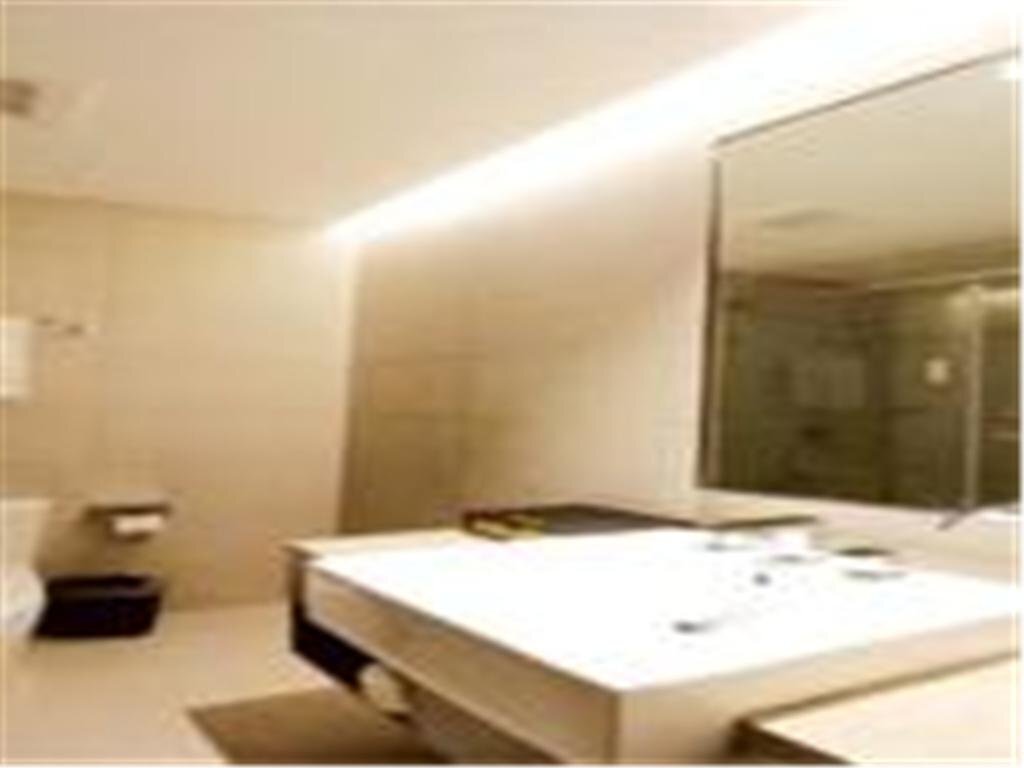 Цзинань: Home Inn Bayi Crossroads