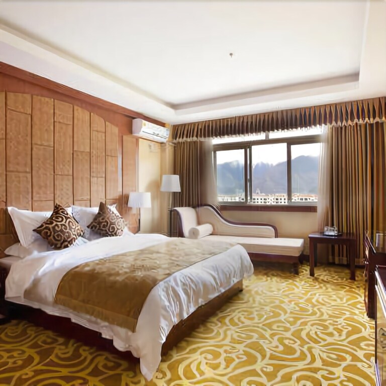 Линжи: Style Hotel