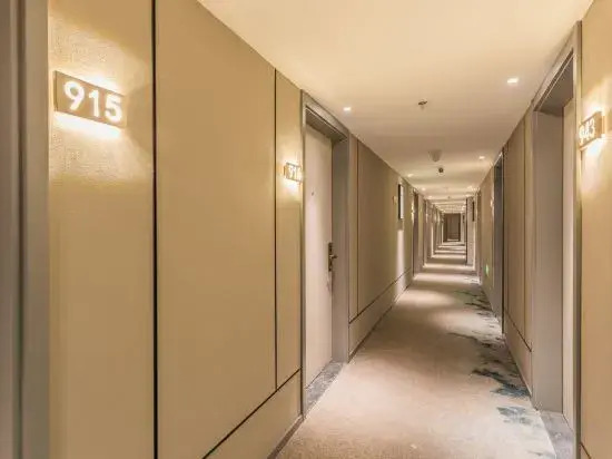 Далянь: Home Inn Selected (Dalian Central Hospital, Chunliu Metro Station, Airport)