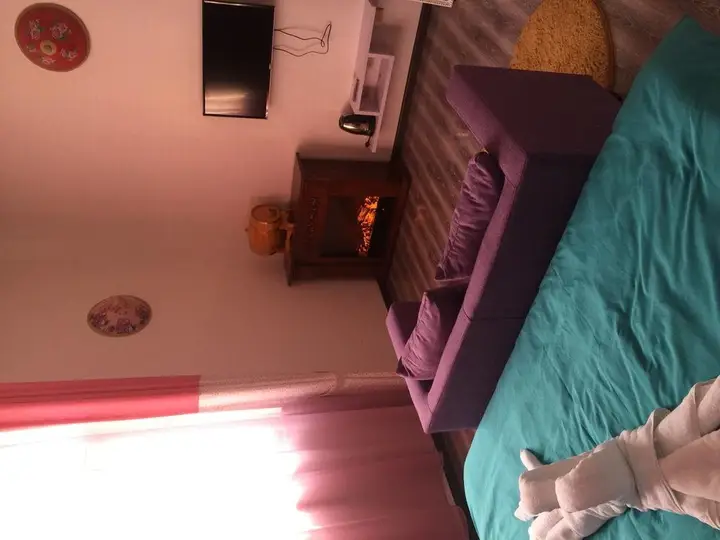 Дали: Aiqing Story Hostel