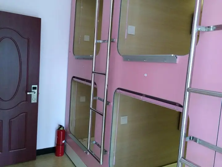 Чунцин: GreenIsland Space Capsule Youth Hostel