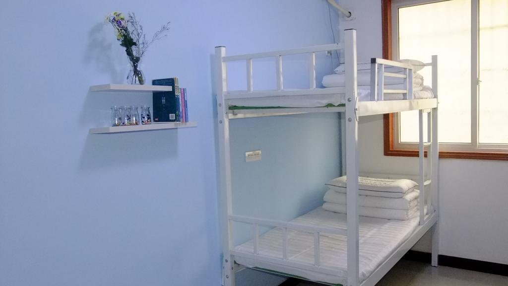 Кайфын: Alley Youth Hostel