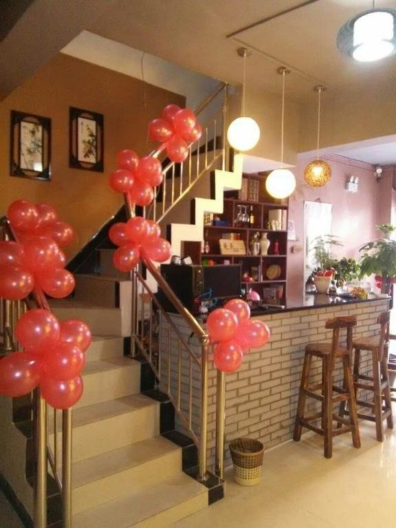 Кайфын: Alley Youth Hostel
