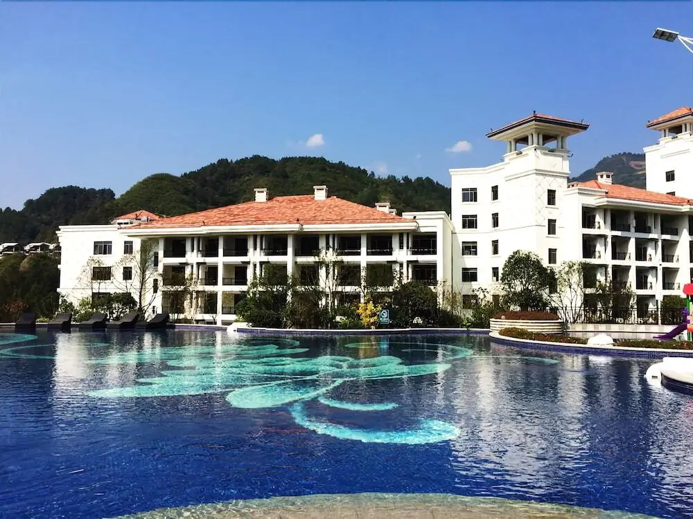 Чжанцзяцзе: Laurel House Hotel