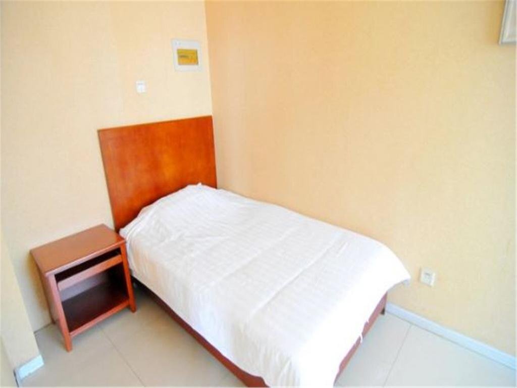 Циндао: Jiaozhou Yizhou Holiday Hotel