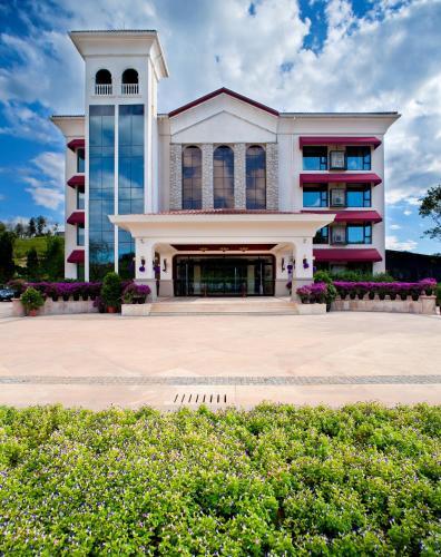 Пекин: Beijing Jinhai Lake Yacht Resort
