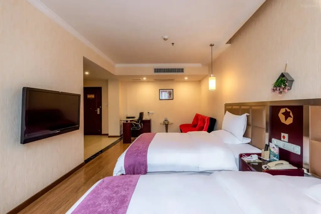 Цзуньи: Jincheng Hotel