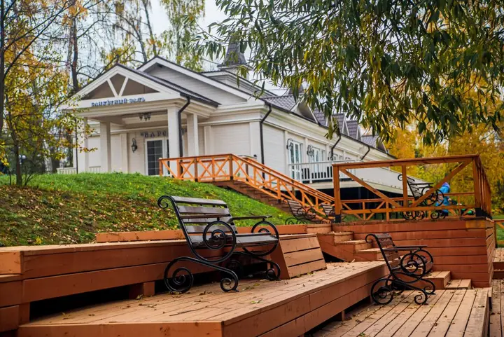 Фрязино: База отдыха Усадьба Гребнево