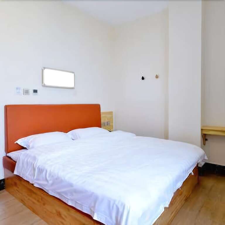 Далянь: Yijia Hotel Dalian