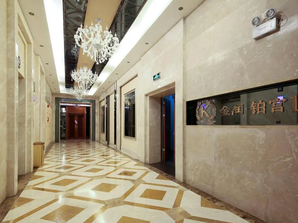 Гуанчжоу: Louidon Mega Apartment of Kam Rueng Plaza/Sunshine