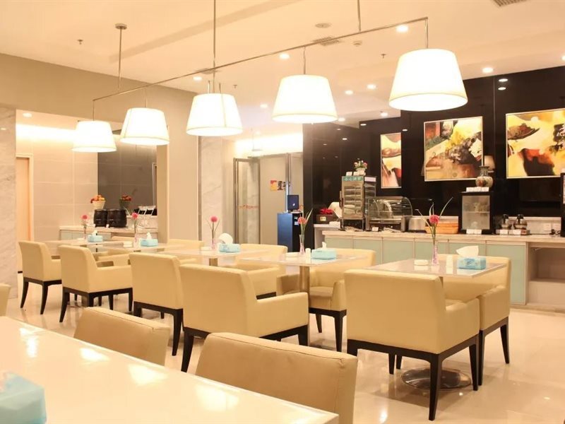 Наньчан: JinJiang Inn Nanchang Bayi Square Ximazhuang