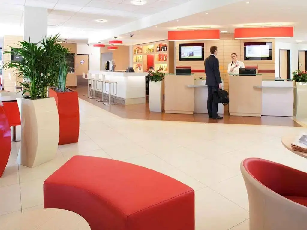 Чэнду: ibis Chengdu Wenjiang Center