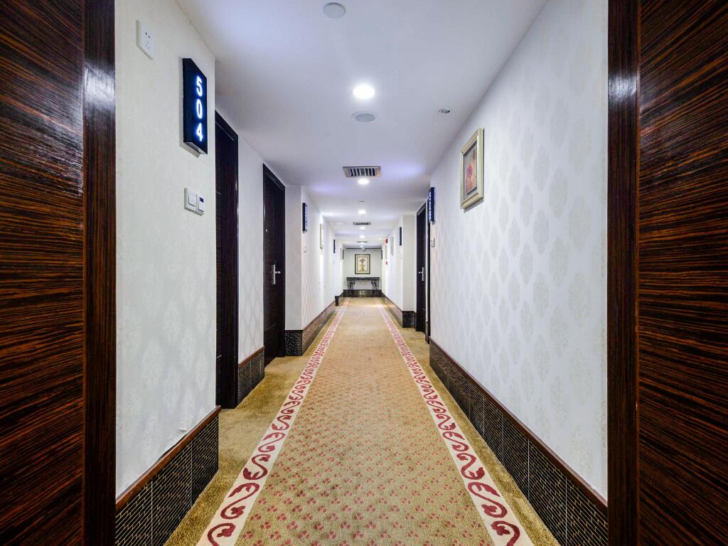 New World Hotel — фото 1