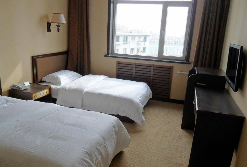 Далянь: Dalian Jinniu Hotel