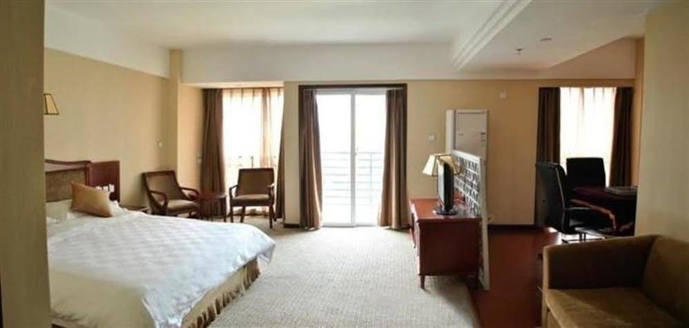 Чэнду: Orange Hotel (Chengdu Huanhuaxi)