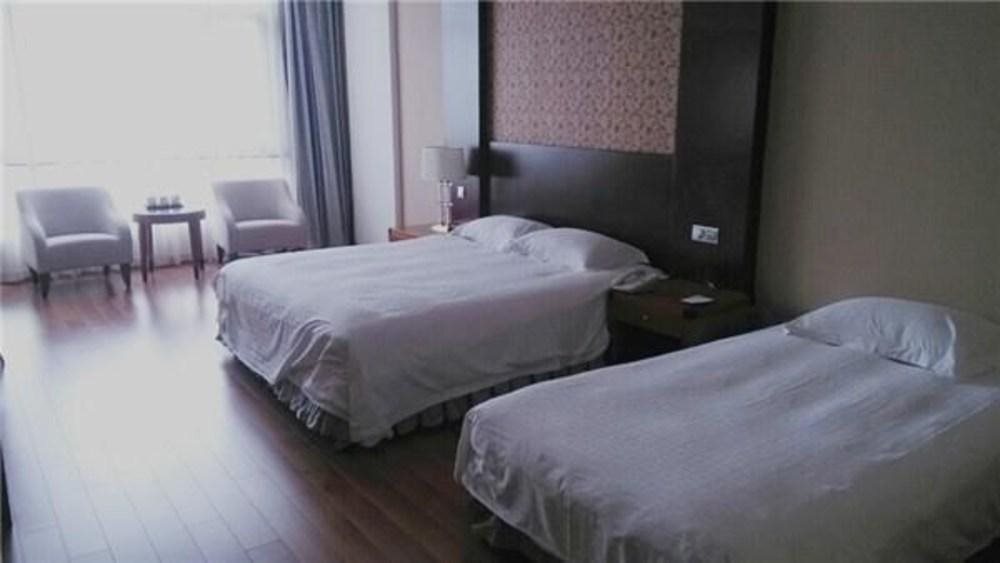 Циндао: Qingdao Haitian Tunnel Hotel
