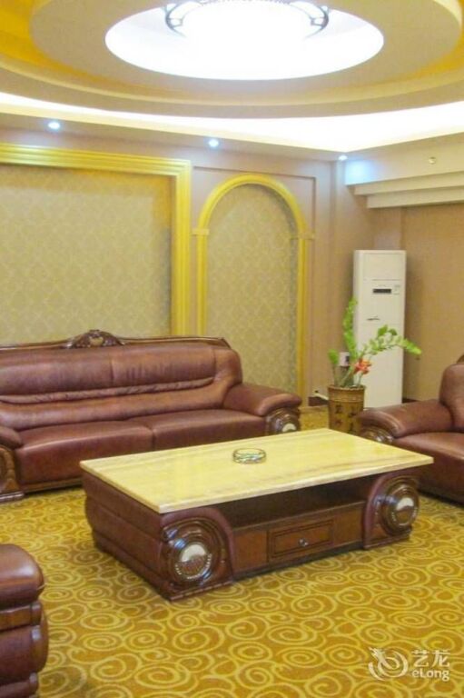 Шэньчжэнь: Shenzhen Tongle Business Hotel