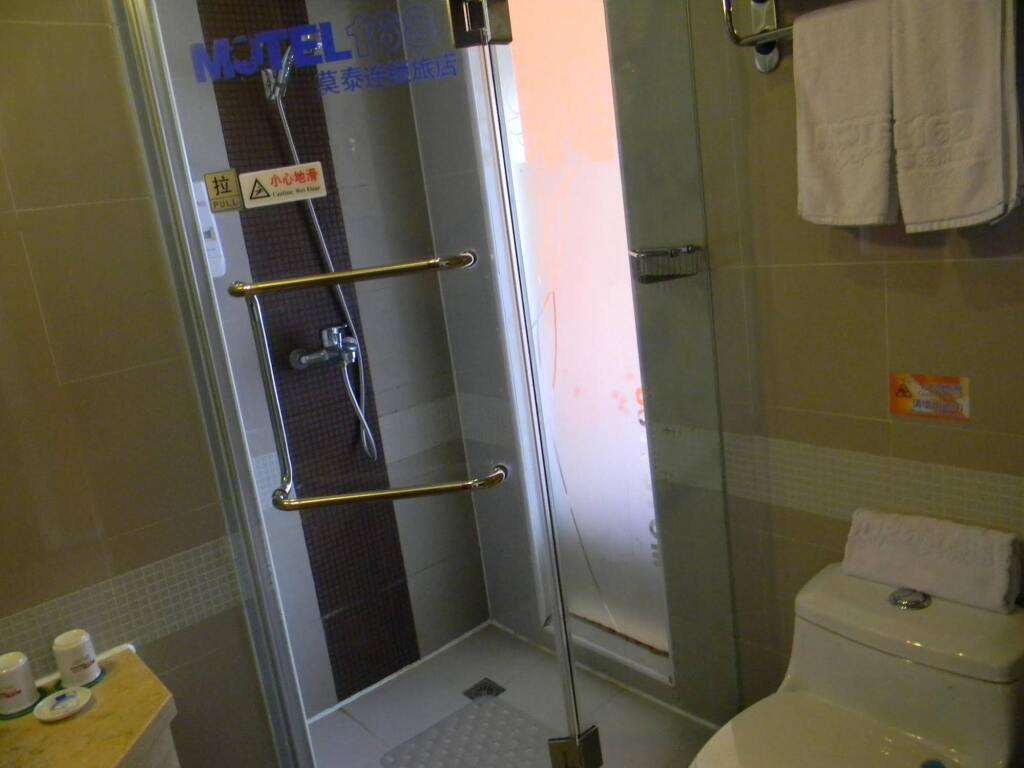 Шанхай: Motel 168 Shanghai East Tianmu Road Branch