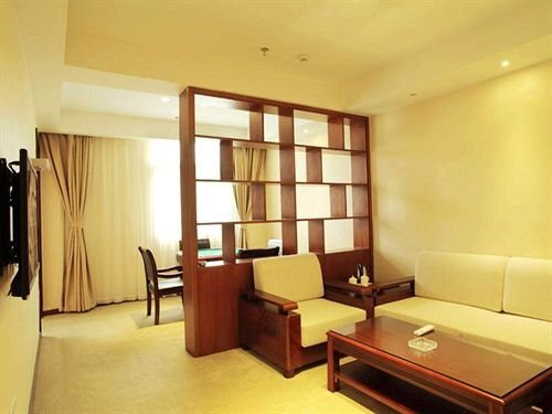 Нинбо: GreenTree Inn Ningbo Jiangbei Zhuangqiao Train Stn Exp Htl