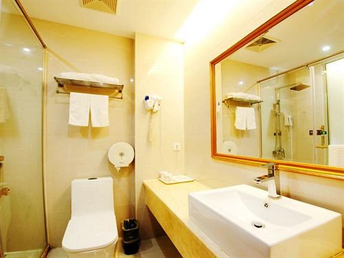 Нинбо: GreenTree Inn Ningbo Jiangbei Zhuangqiao Train Stn Exp Htl