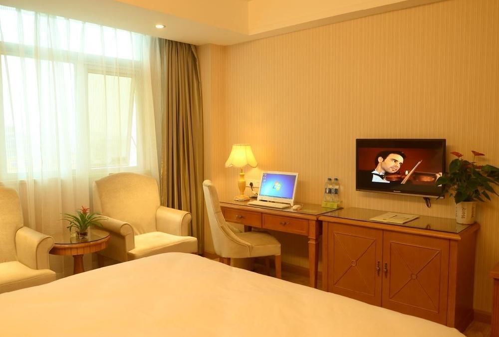 Шэньчжэнь: Vienna Hotel (Shenzhen Henggang & Tangkeng Metro Station)