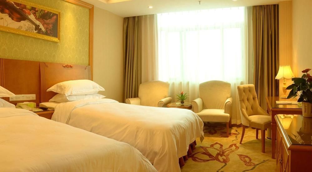 Шэньчжэнь: Vienna Hotel (Shenzhen Henggang & Tangkeng Metro Station)