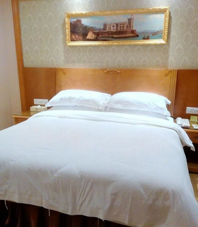 Шэньчжэнь: Vienna Hotel (Shenzhen Henggang & Tangkeng Metro Station)