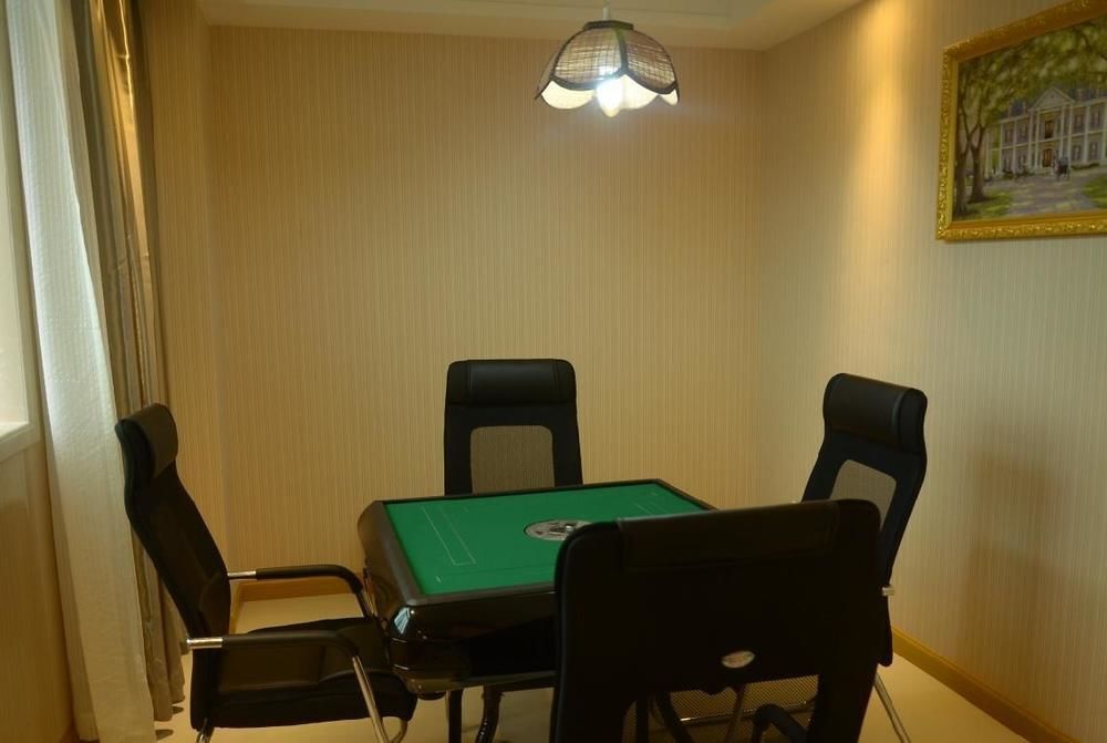 Шэньчжэнь: Vienna Hotel (Shenzhen Henggang & Tangkeng Metro Station)