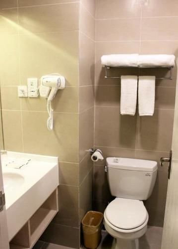 Шэньчжэнь: Shenzhen White House Hotel