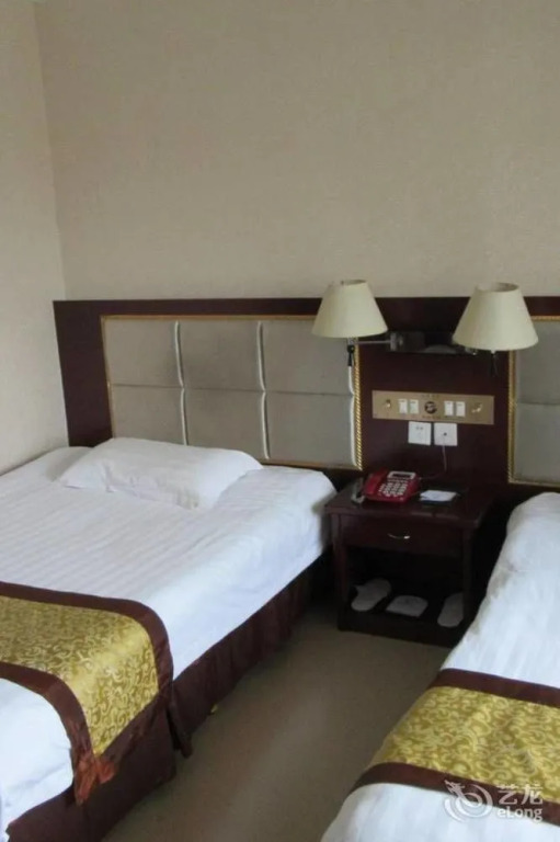 Циндао: Qingdao Tianwei Huaqing Hotel