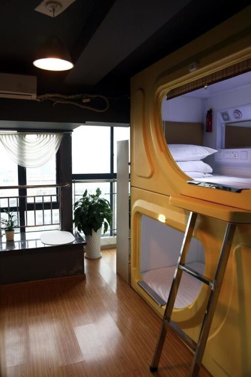 Чэнду: Simple Capsule Apartment