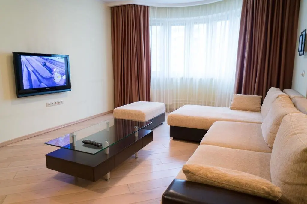 Красногорск: Yellow Rooms on Pavshinsky Boulevard