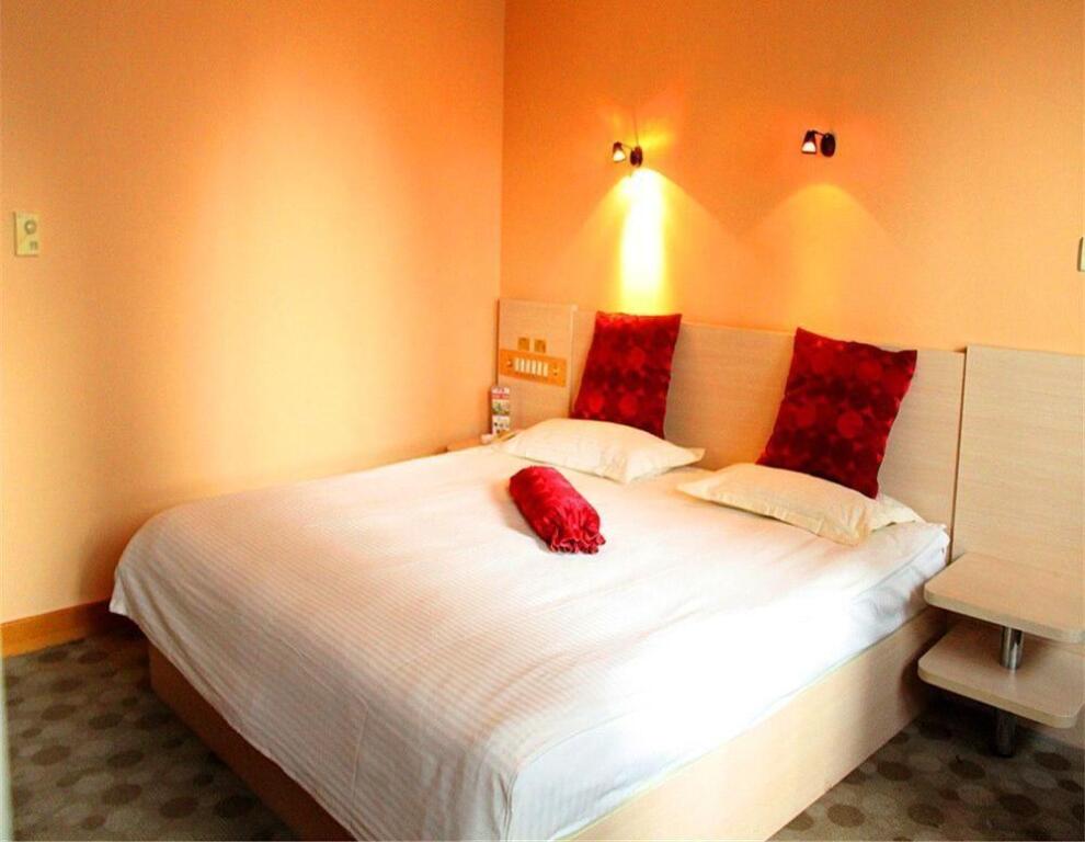 Далянь: Yijia Express Hotel