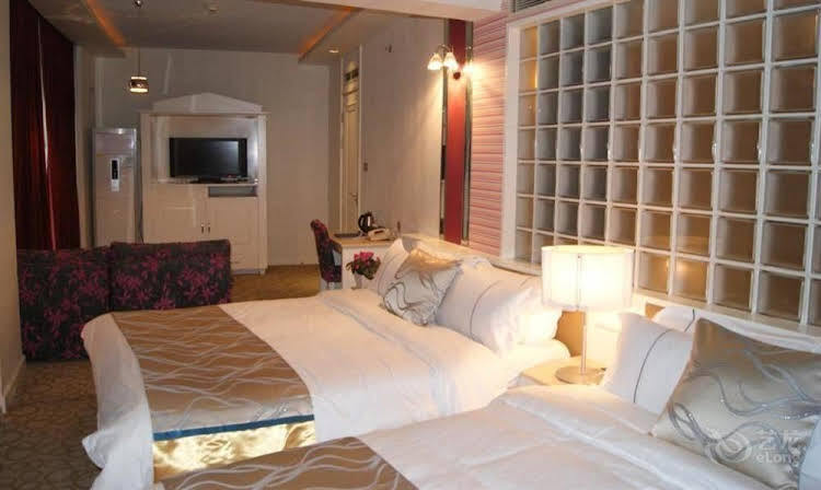 Шанхай: Wave Resort Hotel
