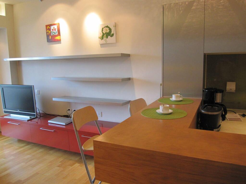 Пекин: Rich & Young Seasons Park Service Apartment