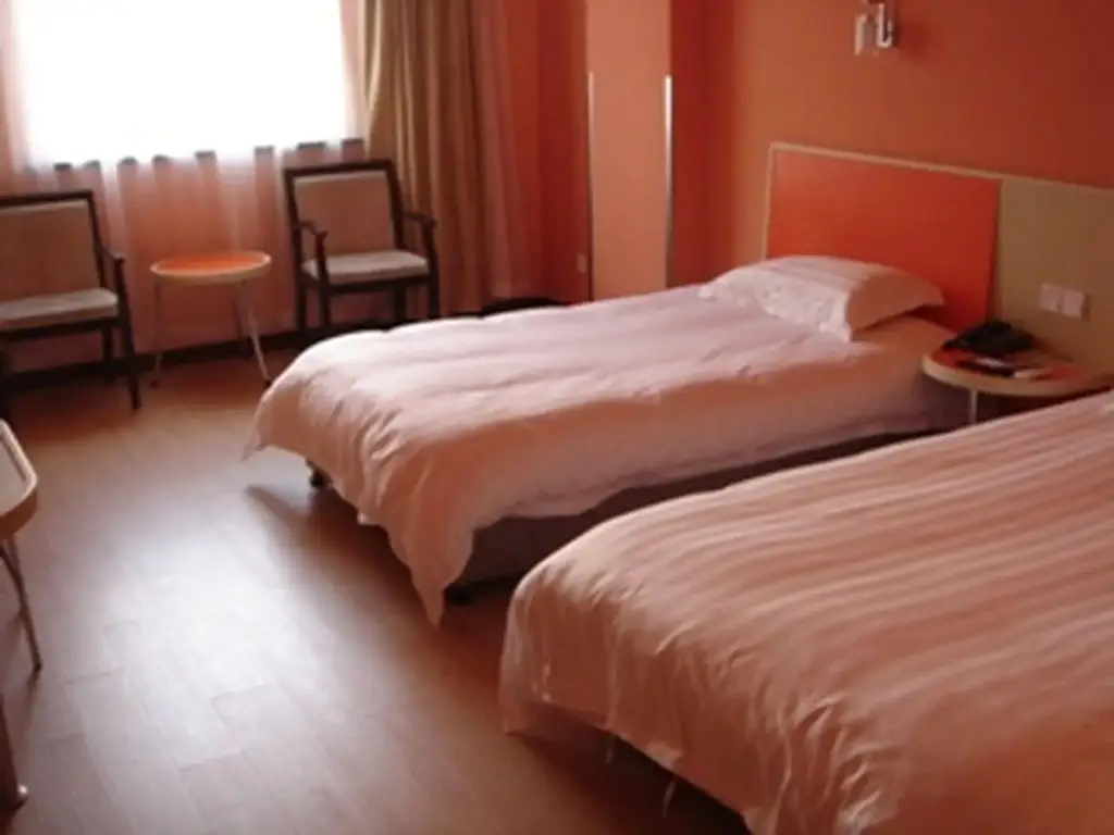 Шанхай: Motel168 Shanghai North Xizang Road Inn