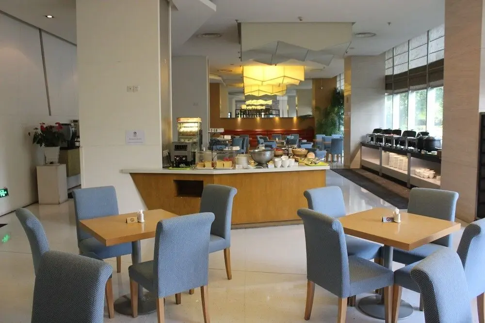 Шанхай: Holiday Inn Express Shanghai Meilong